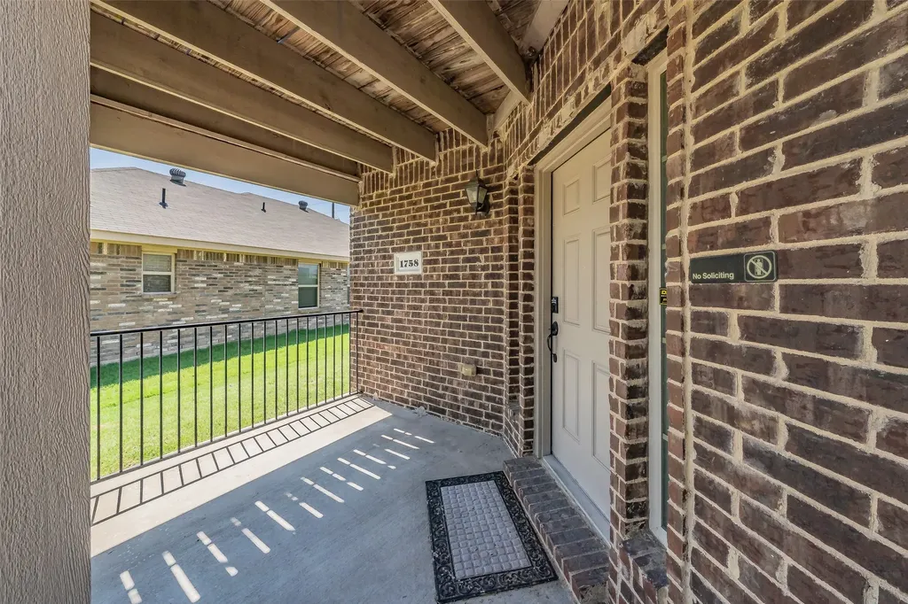 1758 Overlook Drive Lancaster TX 75146