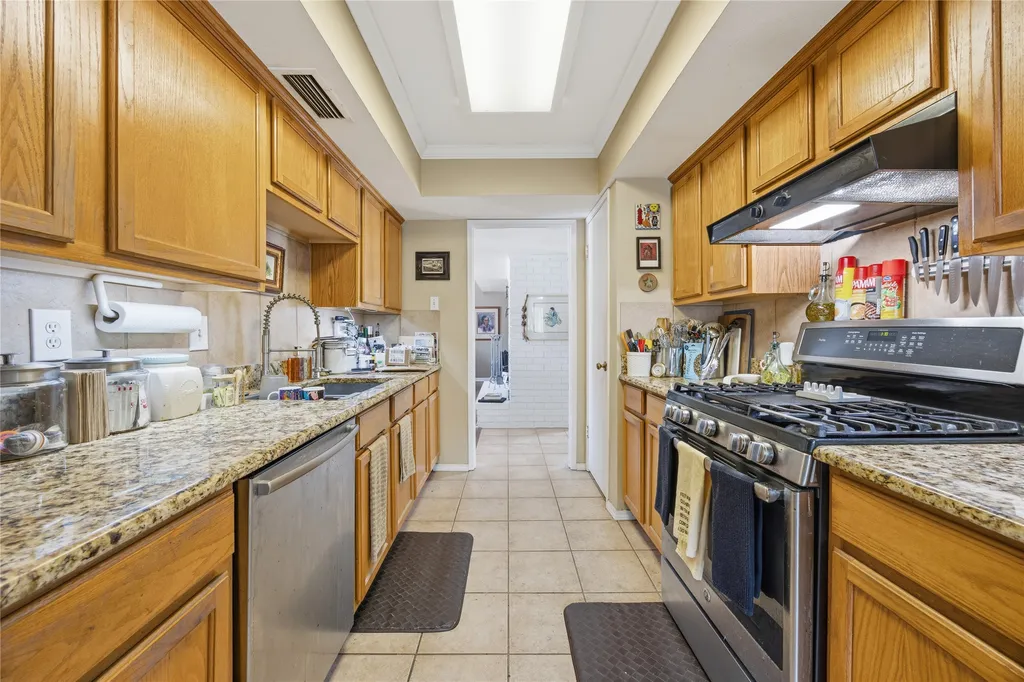 6646 Hillbriar Drive Dallas TX 75248