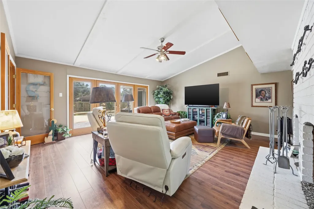 6646 Hillbriar Drive Dallas TX 75248