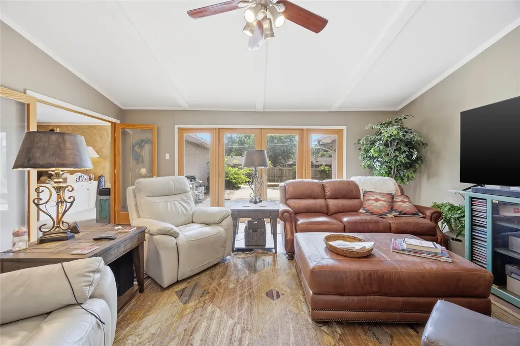 6646 Hillbriar Drive Dallas TX 75248