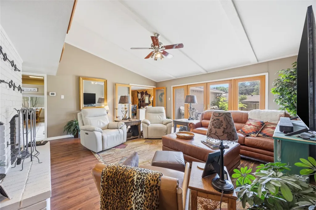 6646 Hillbriar Drive Dallas TX 75248