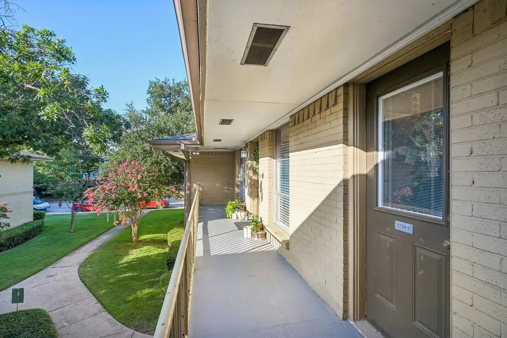 11128 Valleydale Drive Dallas TX 75230