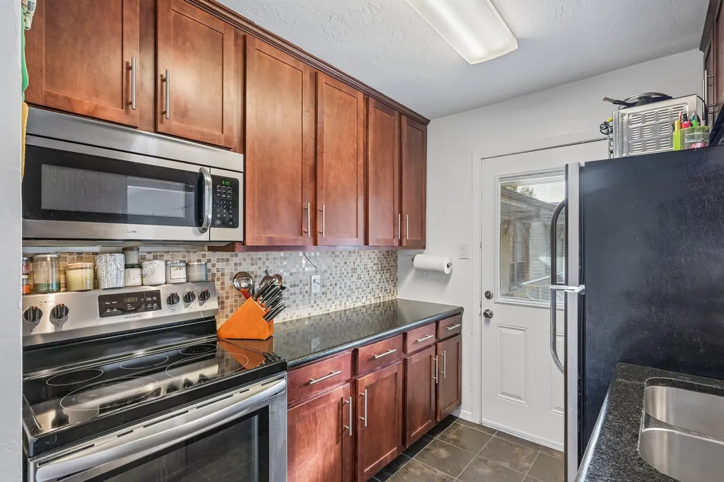 11128 Valleydale Drive Dallas TX 75230