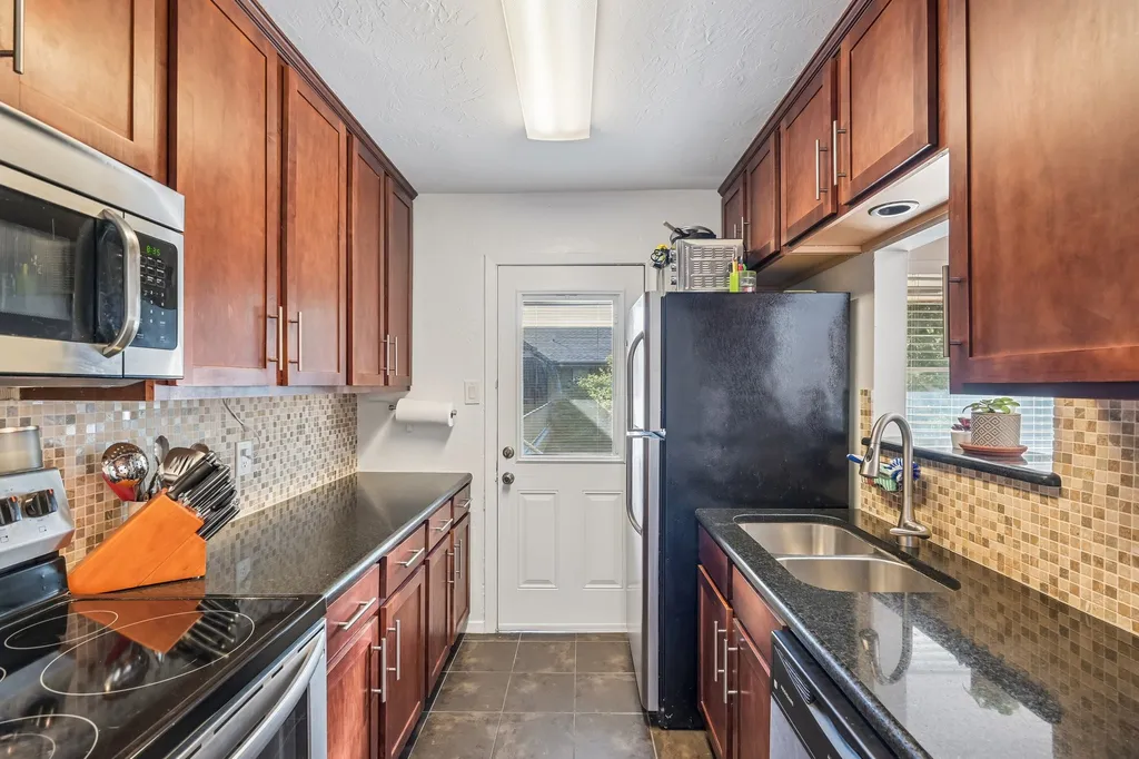 11128 Valleydale Drive Dallas TX 75230