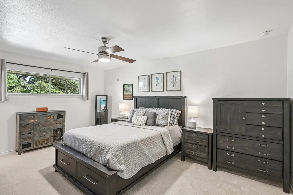 11128 Valleydale Drive Dallas TX 75230