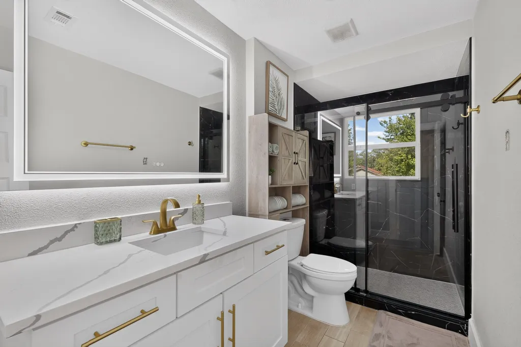 928 Columbus Court Bedford TX 76022