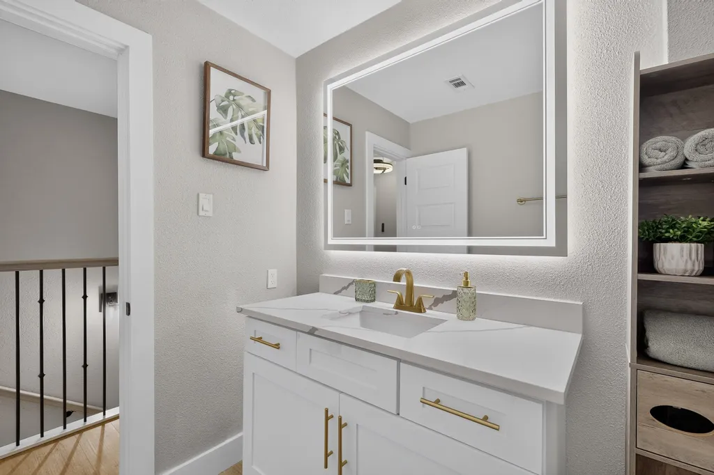 928 Columbus Court Bedford TX 76022