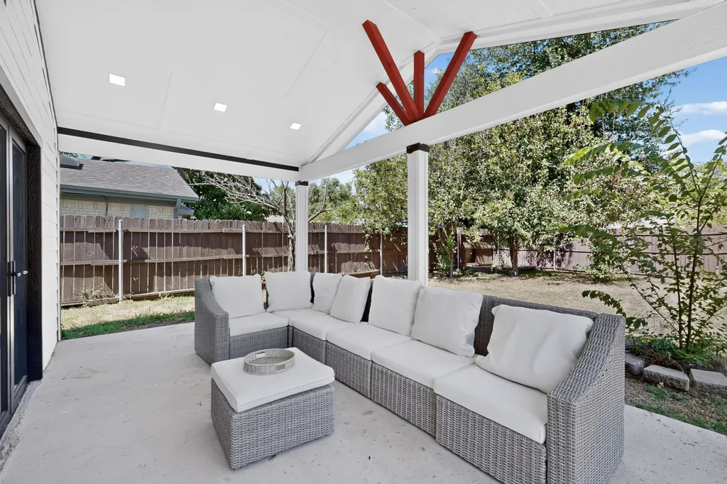 928 Columbus Court Bedford TX 76022