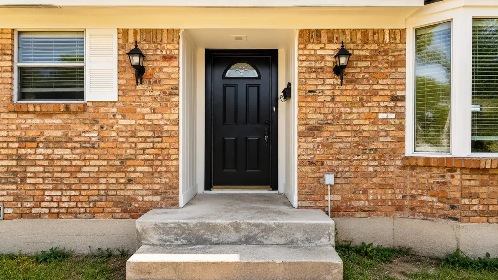 946 Highland Oaks Drive Dallas TX 75232