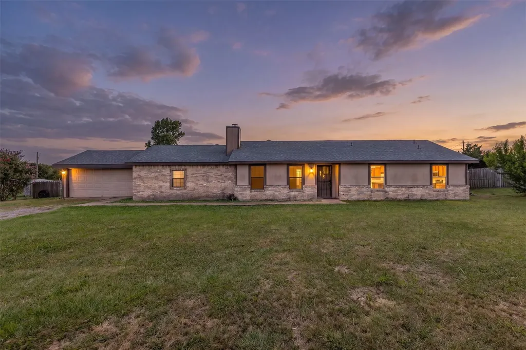 1523 Pheasant Drive Venus TX 76084