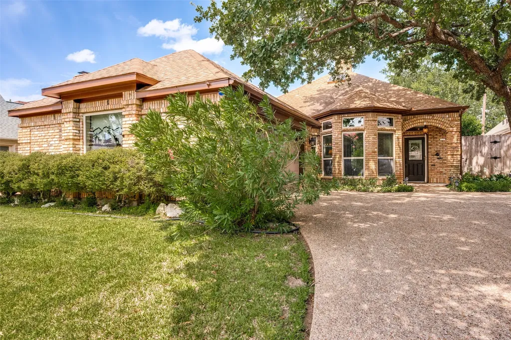 608 Crest Ridge Drive Irving TX 75061