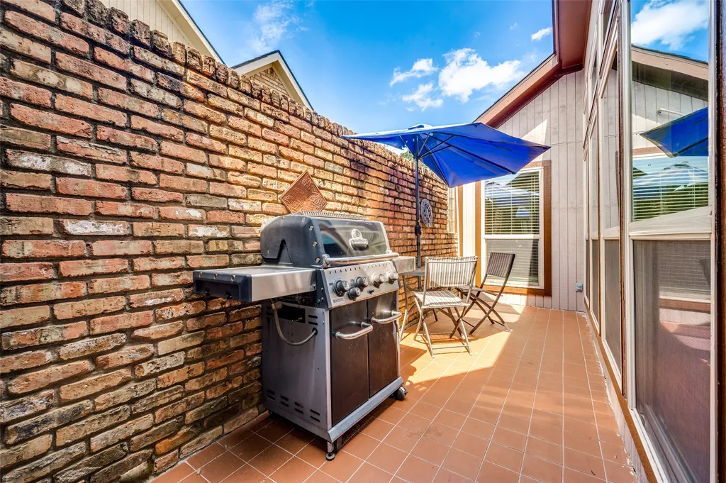 608 Crest Ridge Drive Irving TX 75061