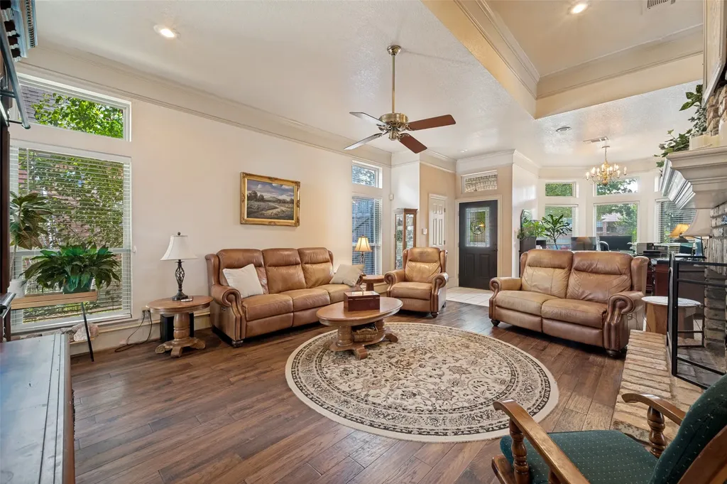 608 Crest Ridge Drive Irving TX 75061