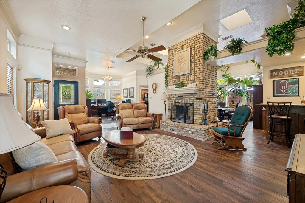 608 Crest Ridge Drive Irving TX 75061