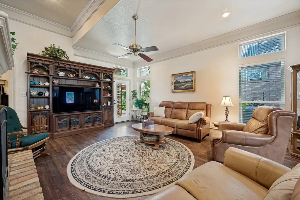 608 Crest Ridge Drive Irving TX 75061