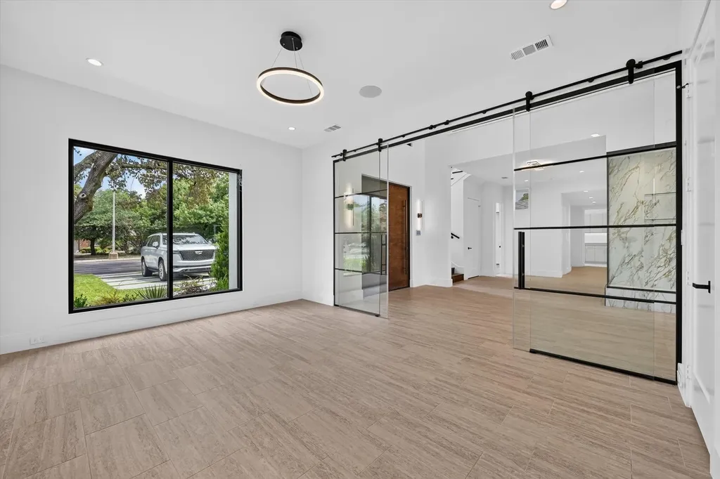 6466 Royal Lane Dallas TX 75230