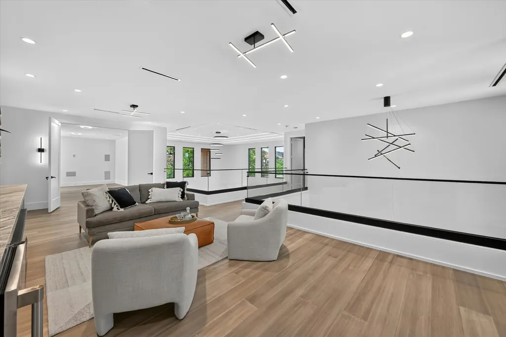 6466 Royal Lane Dallas TX 75230