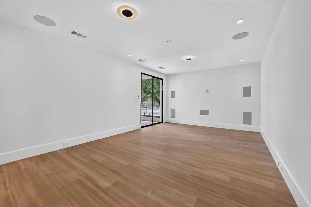 6466 Royal Lane Dallas TX 75230