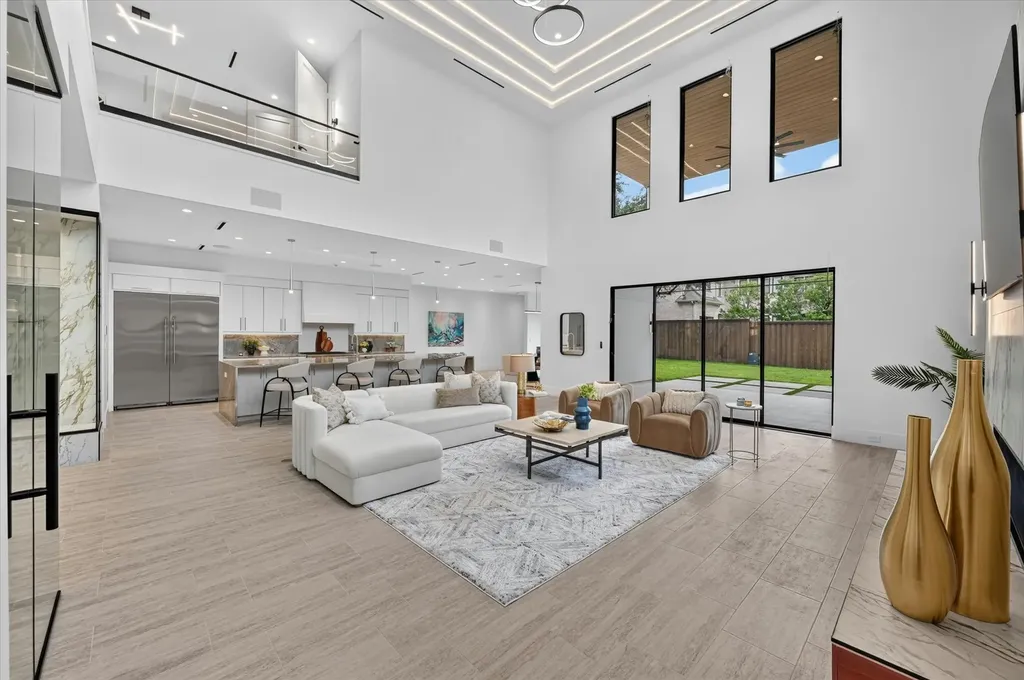6466 Royal Lane Dallas TX 75230
