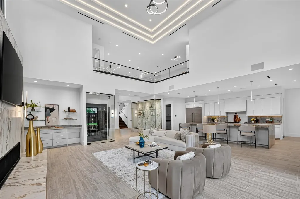 6466 Royal Lane Dallas TX 75230