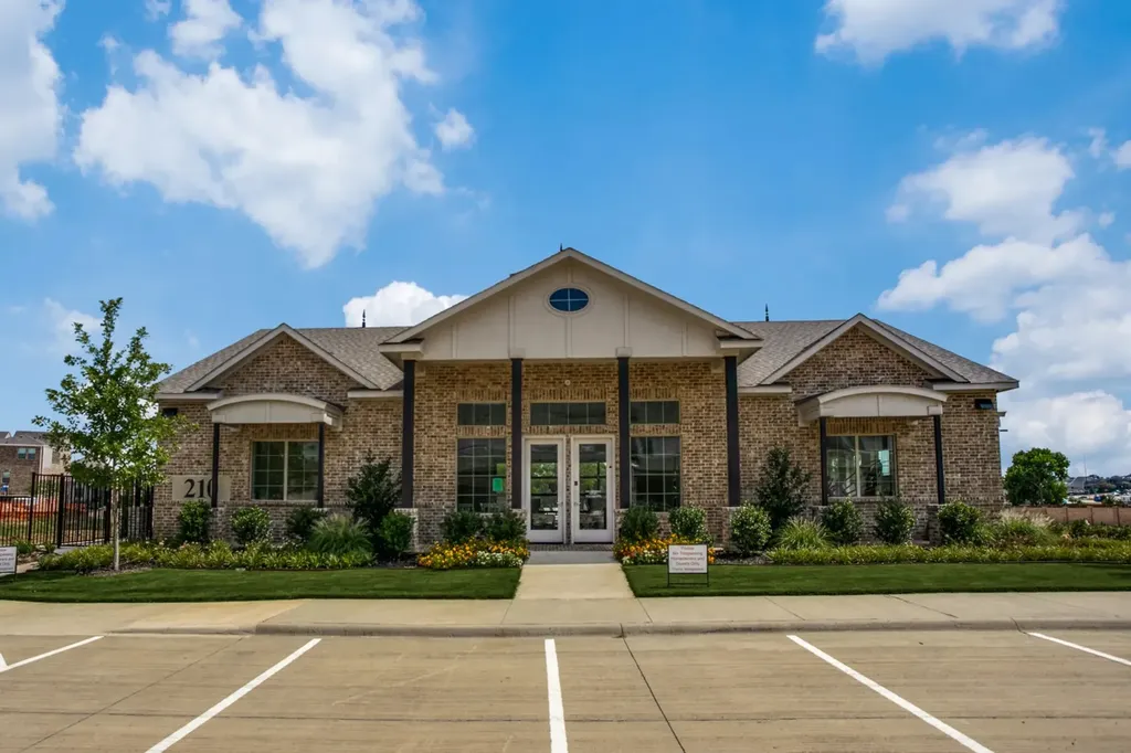 935 Ponds Edge Lane Euless TX 76040
