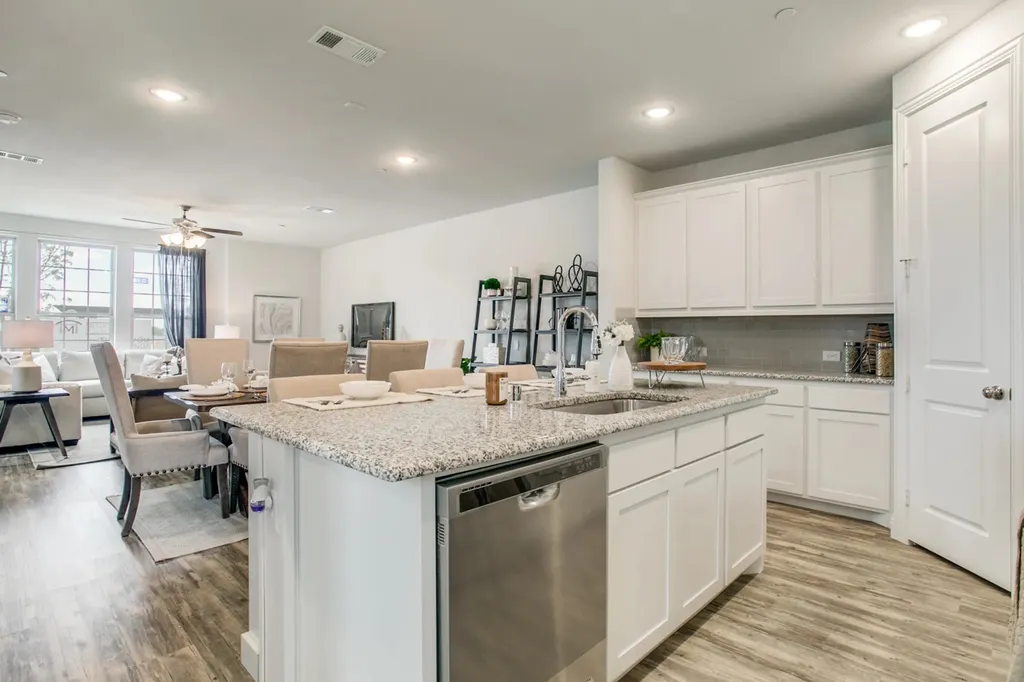 935 Ponds Edge Lane Euless TX 76040