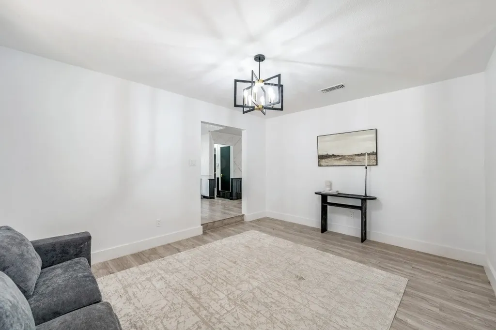 317 Cedar Creek Court Fort Worth TX 76103
