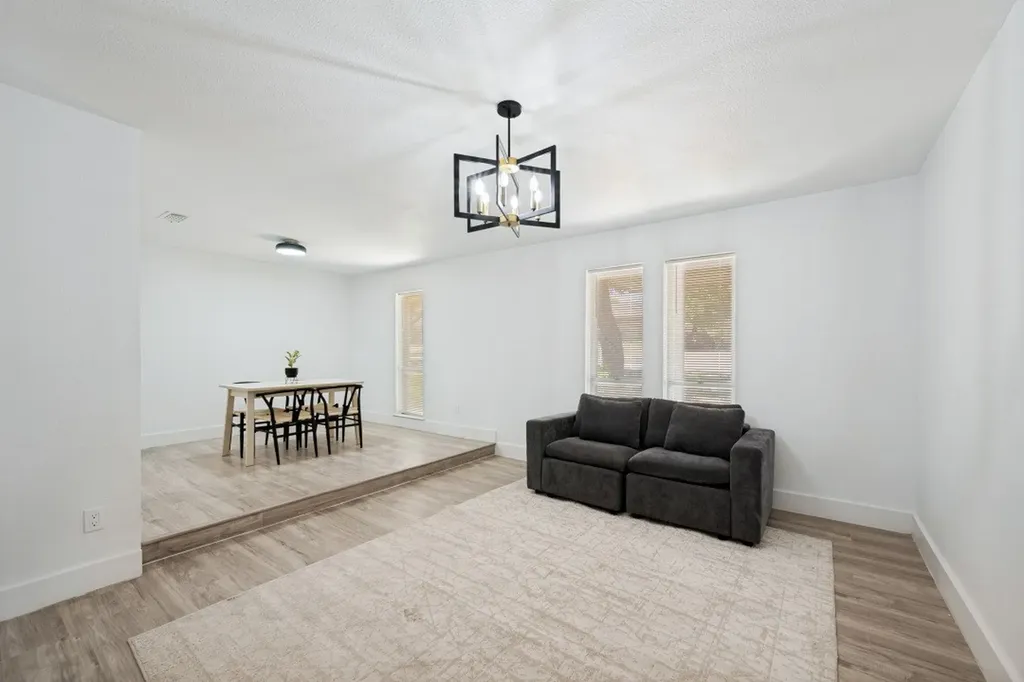 317 Cedar Creek Court Fort Worth TX 76103