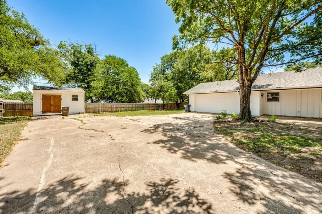 317 Cedar Creek Court Fort Worth TX 76103