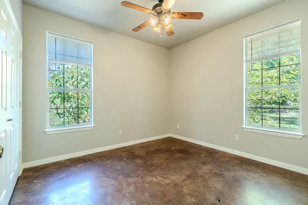 403 Summer Tree Lane Springtown TX 76082