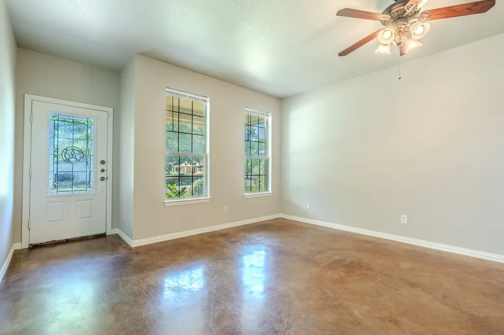 403 Summer Tree Lane Springtown TX 76082