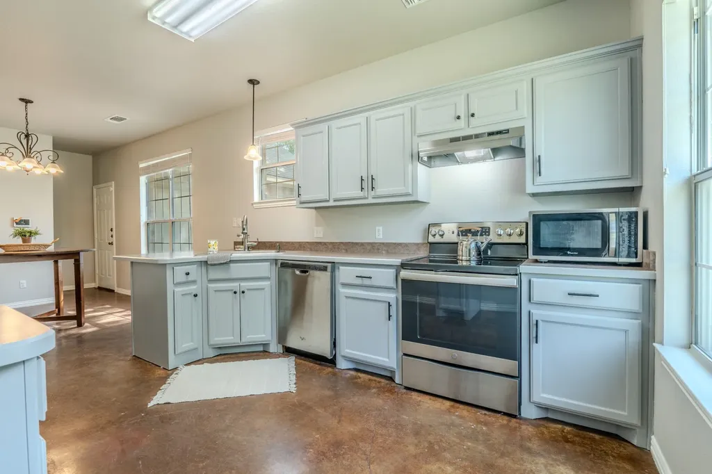 403 Summer Tree Lane Springtown TX 76082