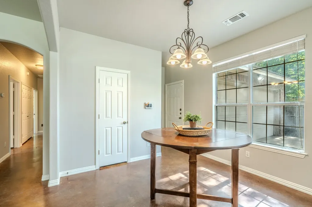 403 Summer Tree Lane Springtown TX 76082