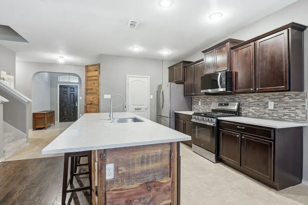 1817 Potrillo Lane Fort Worth TX 76131