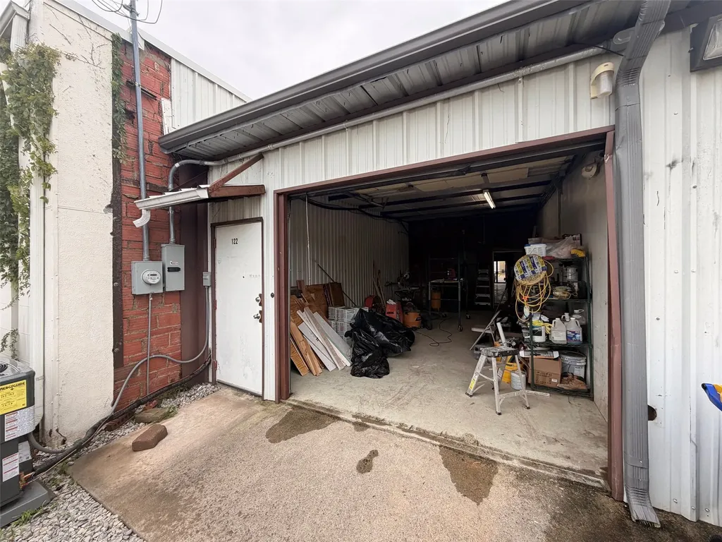 122 W Mccart Street Krum TX 76249