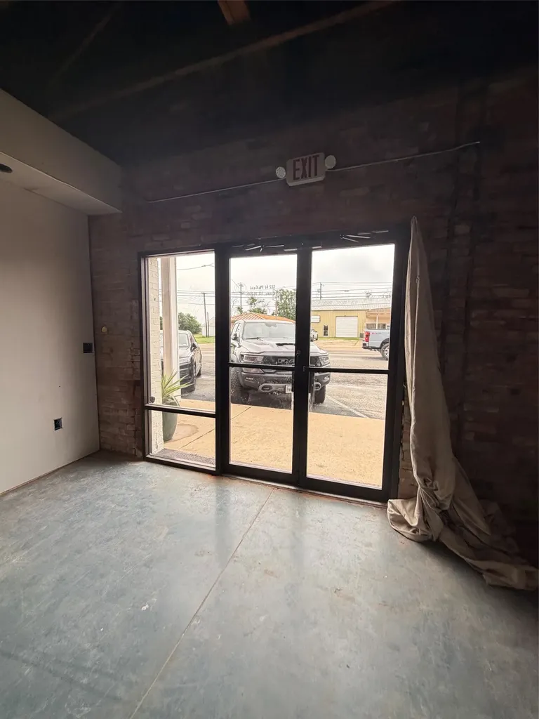 122 W Mccart Street Krum TX 76249