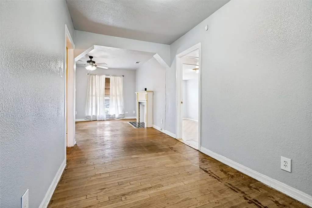 1343 E Ann Arbor Avenue Dallas TX 75216