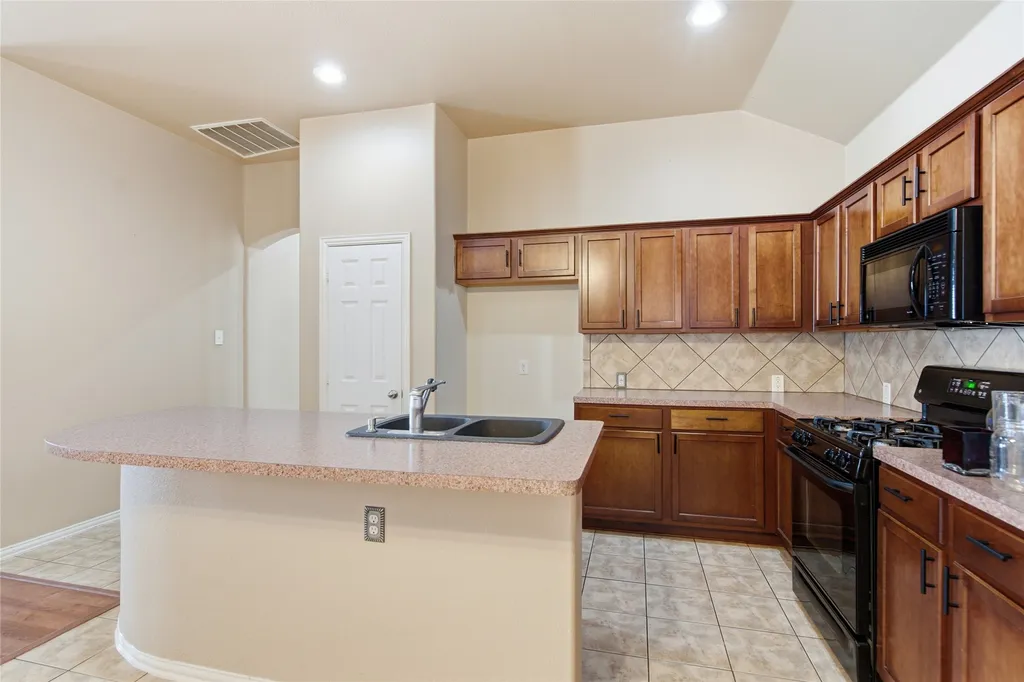 1728 Mercer Way Savannah TX 76227