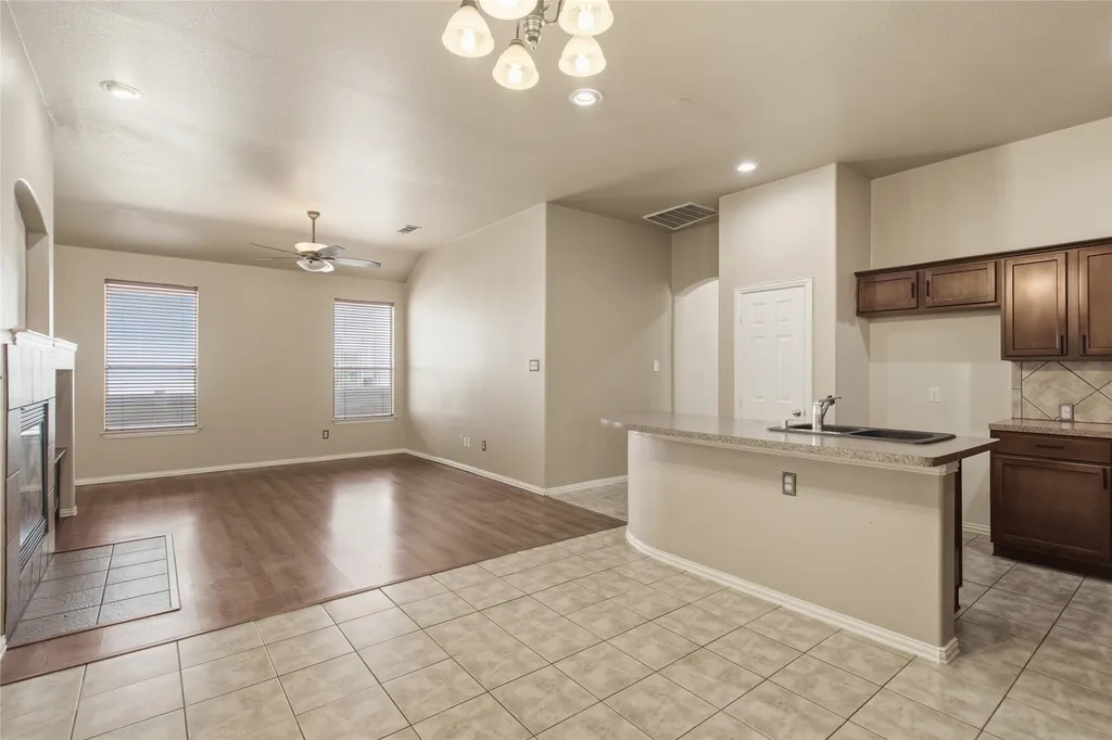 1728 Mercer Way Savannah TX 76227