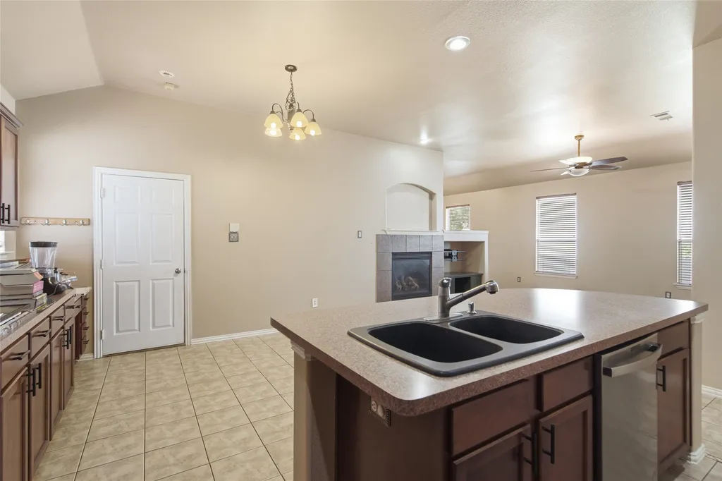 1728 Mercer Way Savannah TX 76227