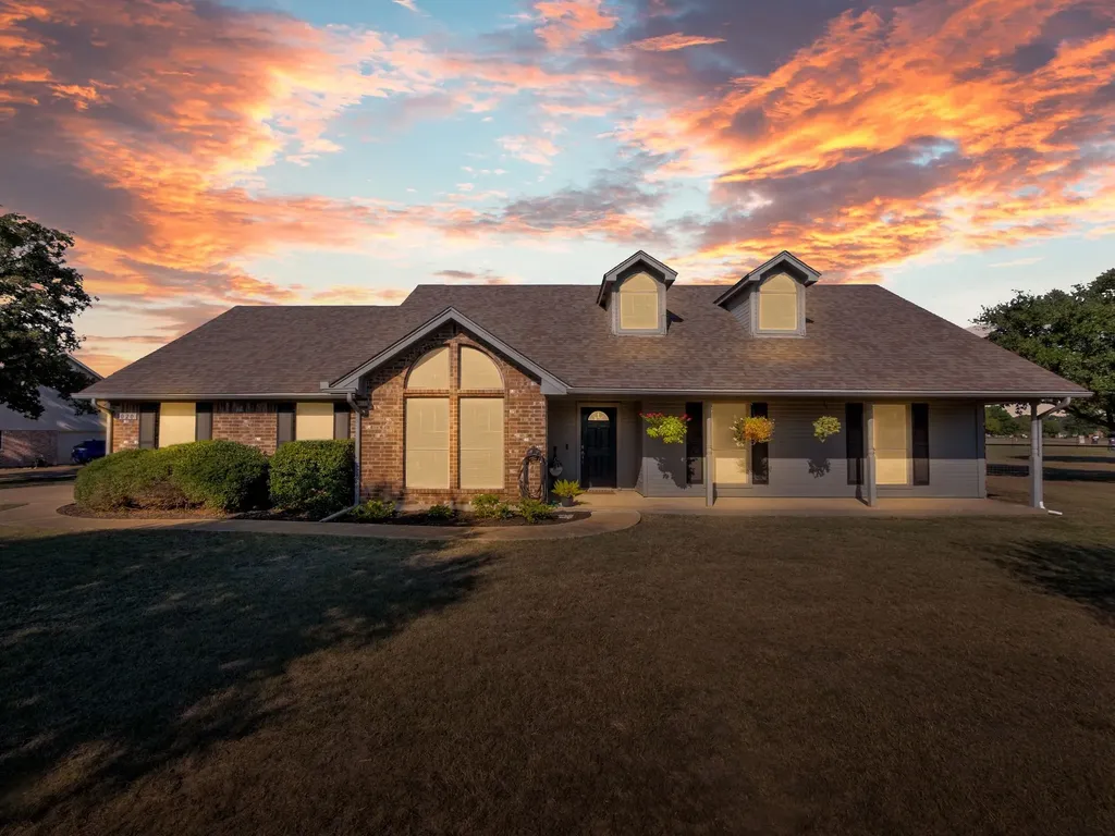 1020 Oak Hollow Lane Combine TX 75159