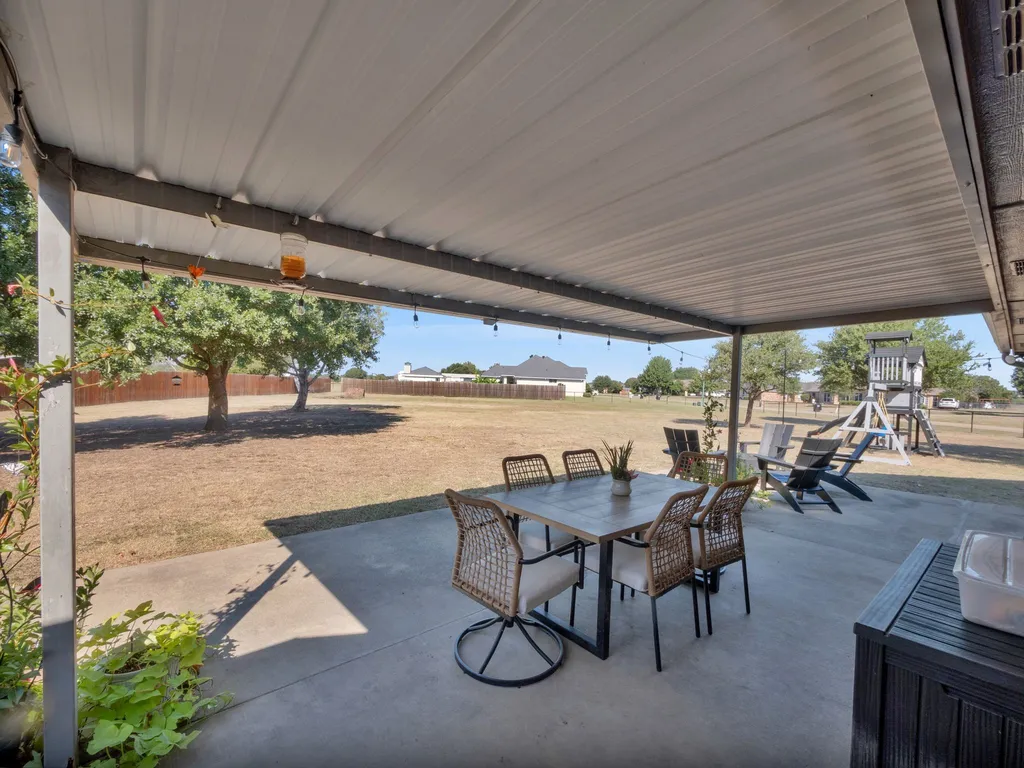 1020 Oak Hollow Lane Combine TX 75159