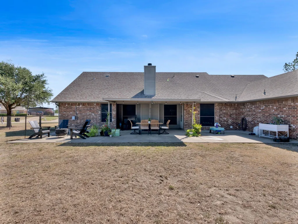 1020 Oak Hollow Lane Combine TX 75159