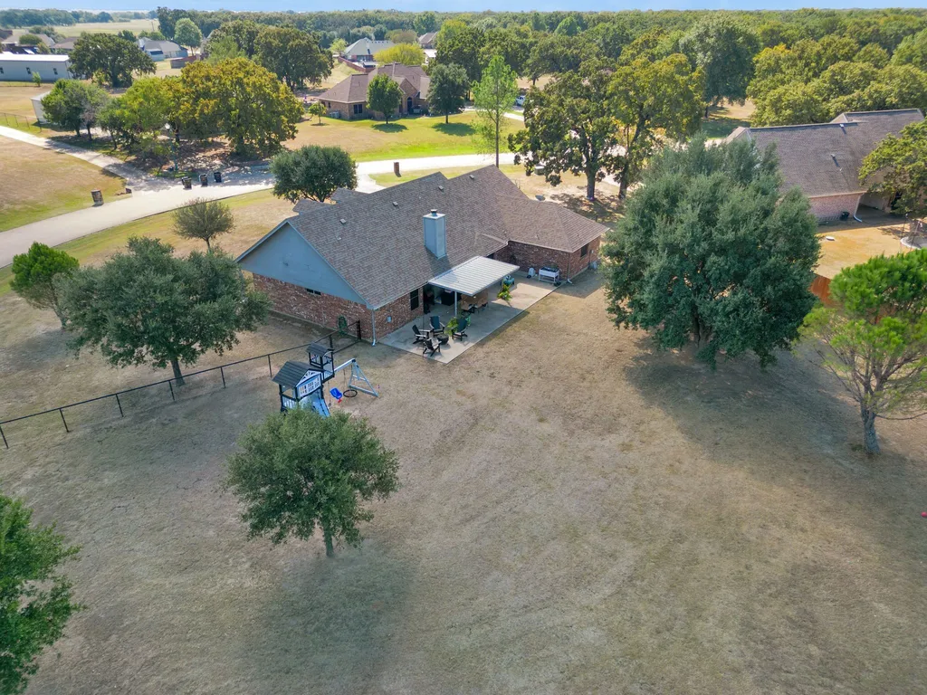 1020 Oak Hollow Lane Combine TX 75159