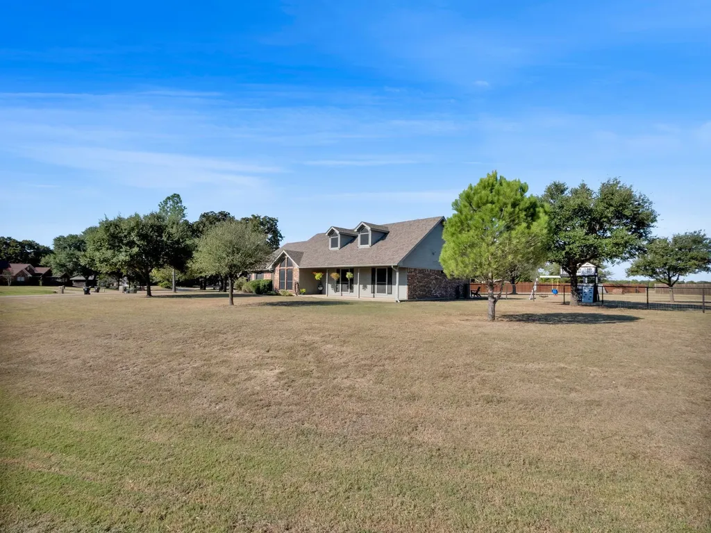 1020 Oak Hollow Lane Combine TX 75159