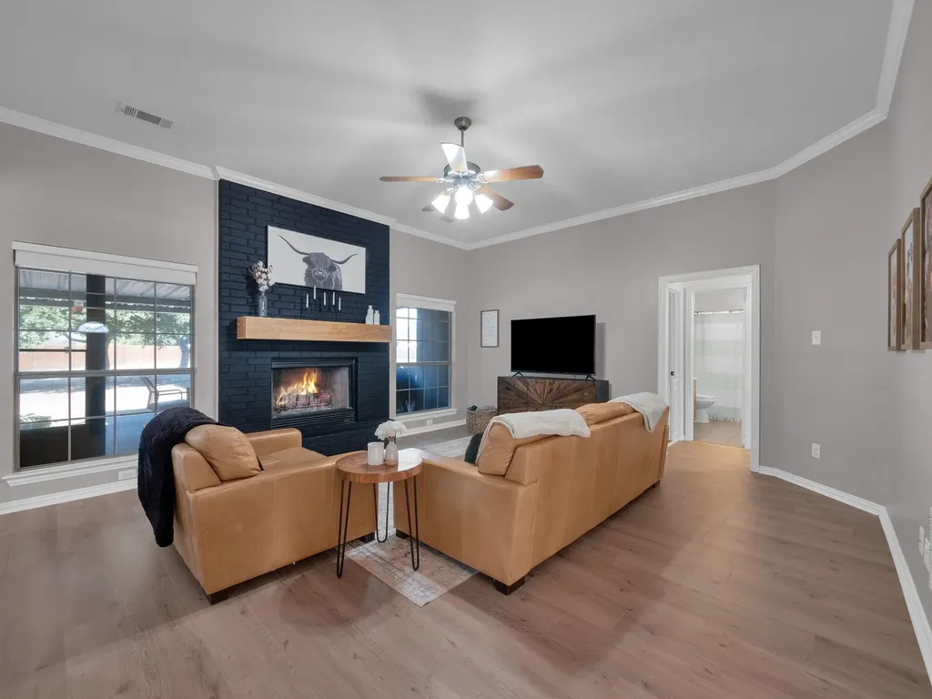 1020 Oak Hollow Lane Combine TX 75159