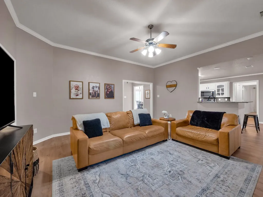 1020 Oak Hollow Lane Combine TX 75159