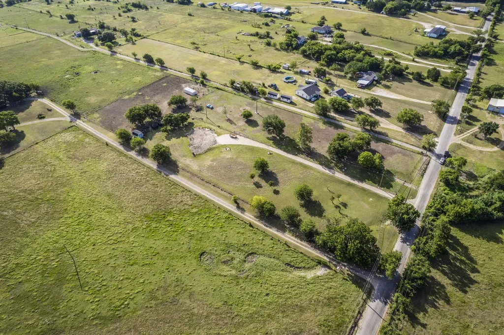 945 Lone Elm Road Waxahachie TX 75167