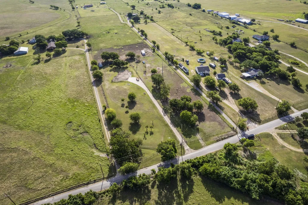 945 Lone Elm Road Waxahachie TX 75167