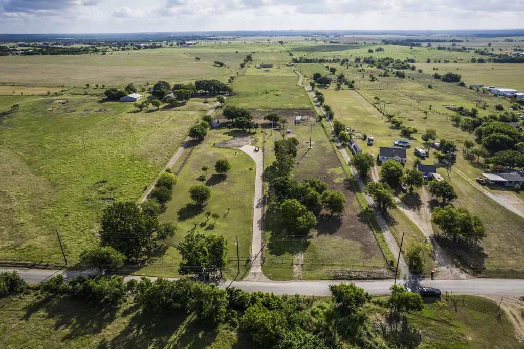 945 Lone Elm Road Waxahachie TX 75167